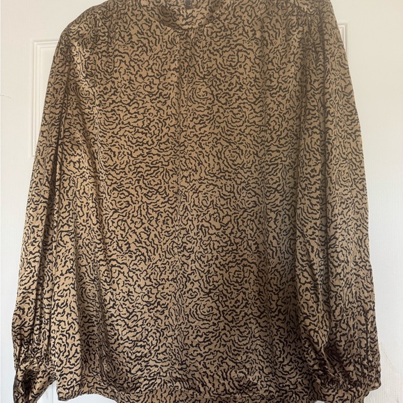 Abstract Print Balloon Sleeve Silk Top
FRAME - Picture 2 of 9